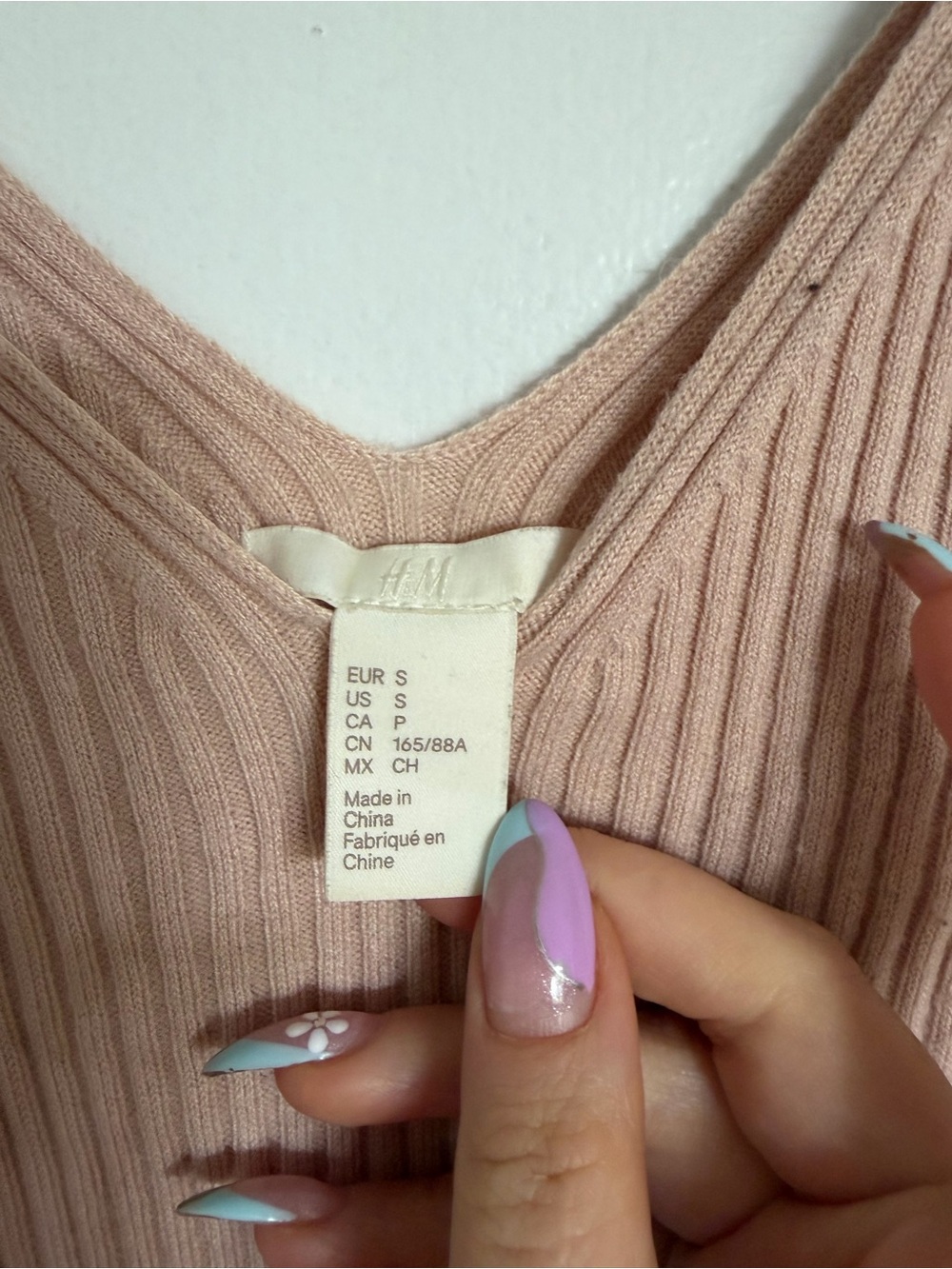 H&M Ribbed V-Neck Top - Dusty Pink - Picture 2 of 2